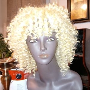 Blonde curly Wig